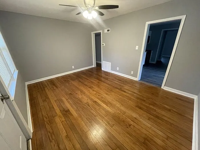 3 bed, 1.0 bath, $2,000 — Photo 3