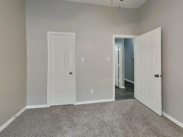 8227 Sports Haven Dr — Photo 12