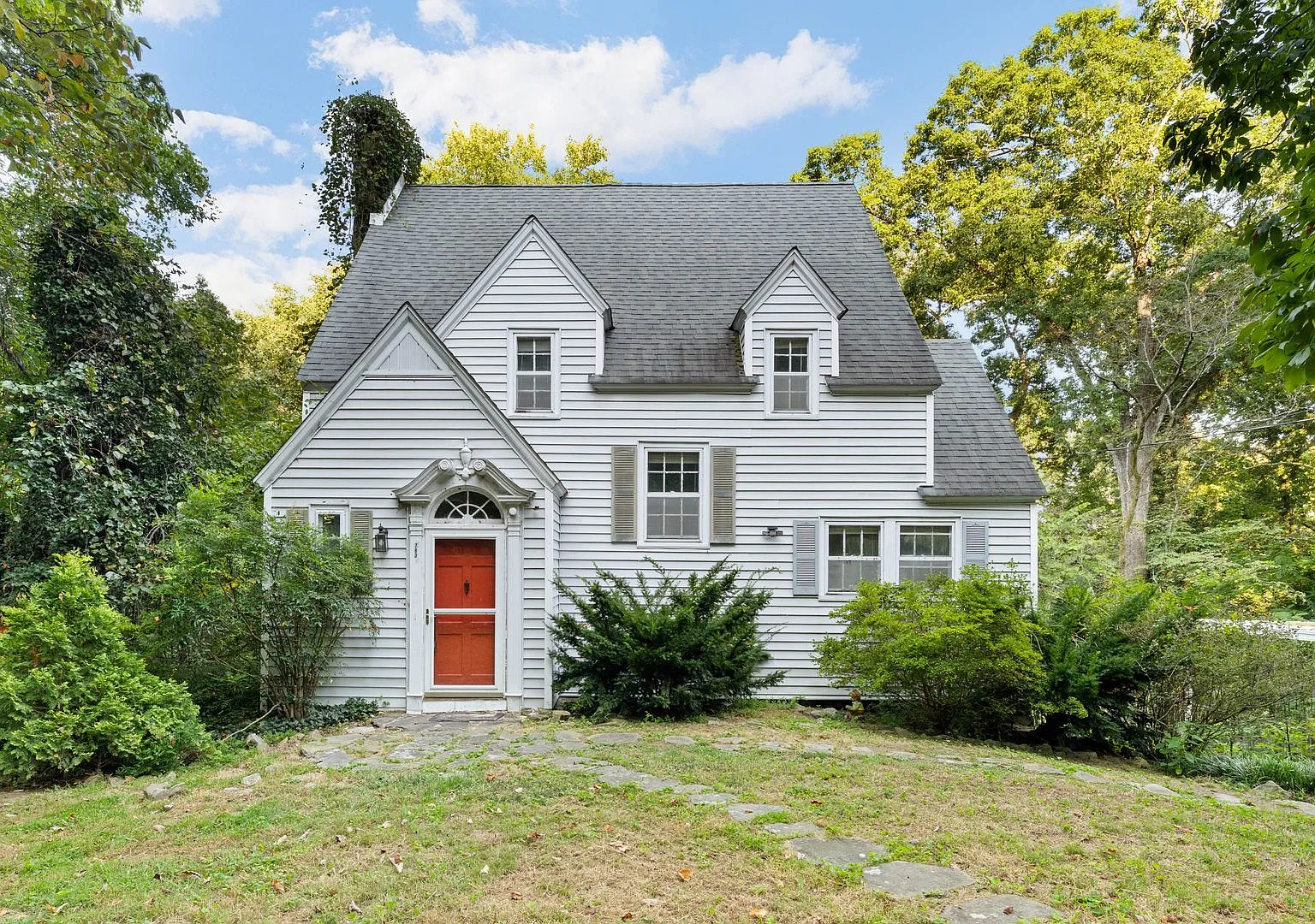 3 Bedroom 1.5 Bath House on Lookout Mountain — Photo 1