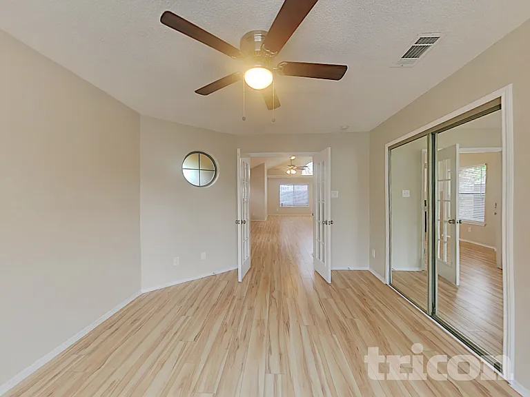 2033 Feather Ln — Photo 10