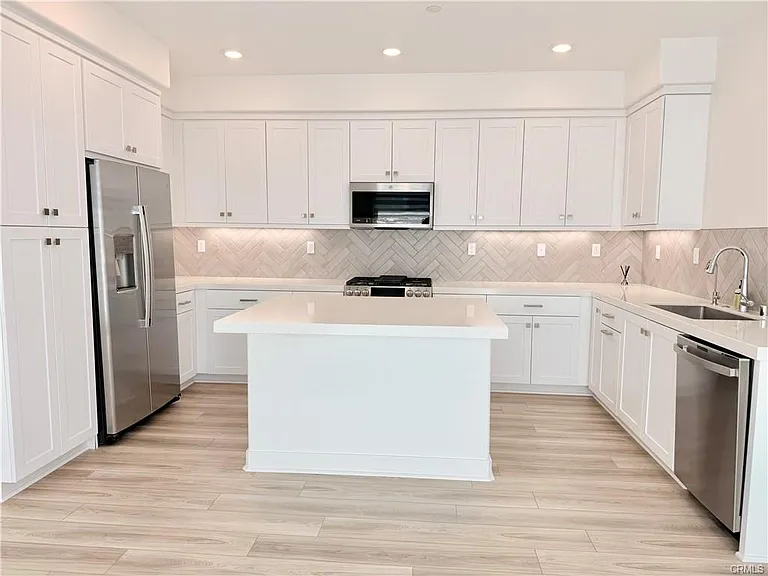 1677 W Lincoln Ave #103 — Photo 5
