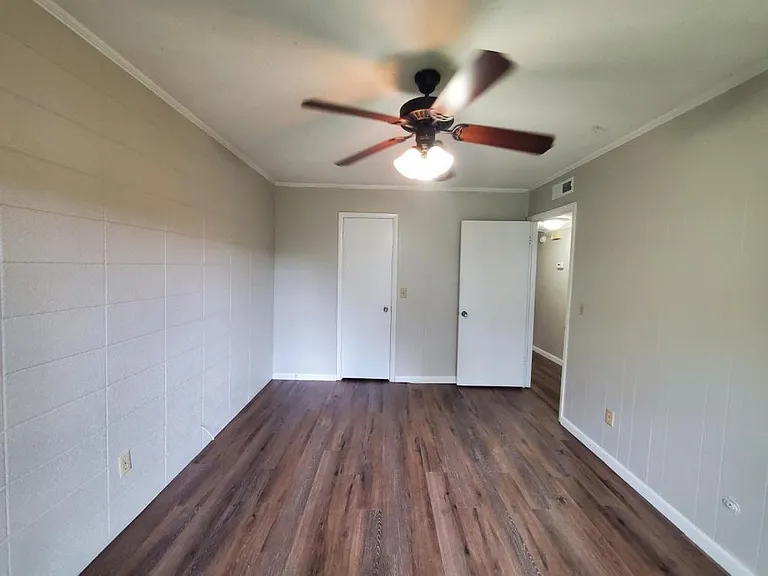 110 Gibson St #4 — Photo 11