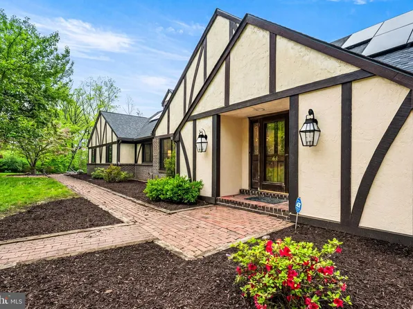 41 Devon Dr, Reading, PA 19606