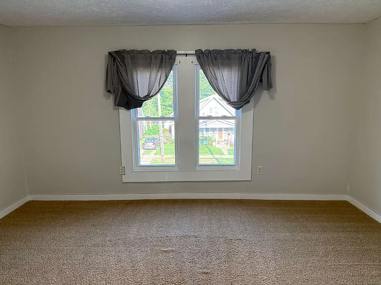 2124 Eastern Ave NE — Photo 33