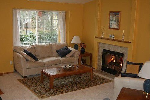 2nd image of 671 SE Beaver Creek Ln