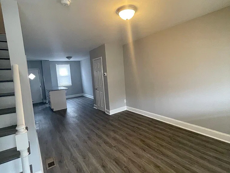 3607 W Lexington St — Photo 3