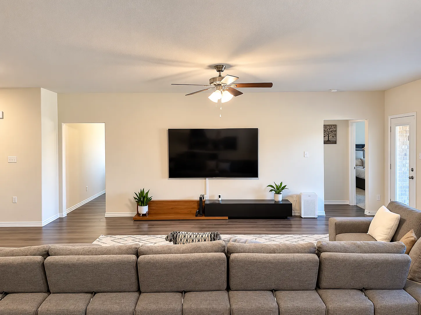 5 bed, 2730 sqft, $2,750 — Photo 4