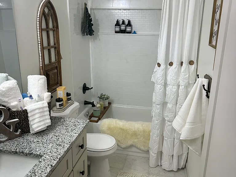 207 Walton St — Photo 11