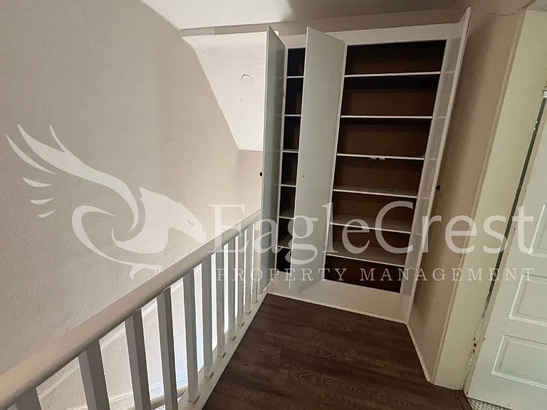613 Locust St — Photo 44