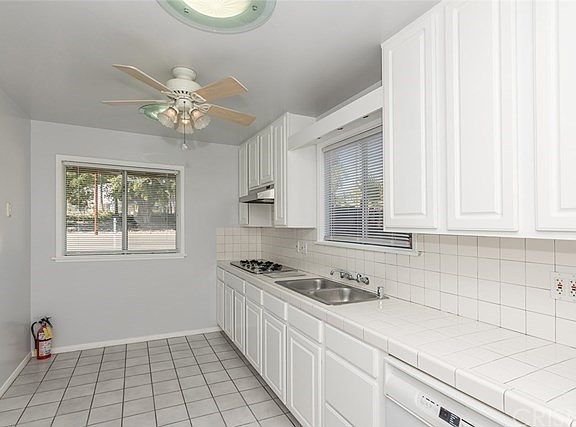5th image of 22914 Roscoe Blvd