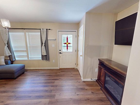 3rd image of 59 Pleasant Ln