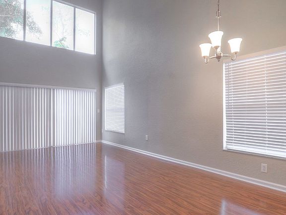 03-FamilyRoom-lg