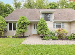 15 Turner Dr, Garnerville, NY 10923