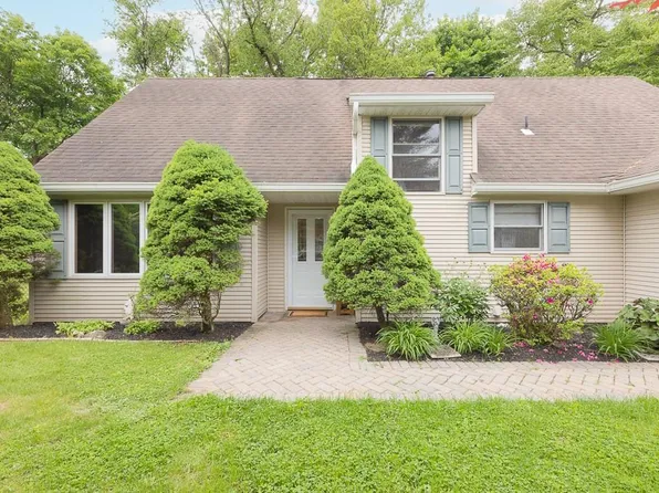 15 Turner Drive, Garnerville, NY 10923