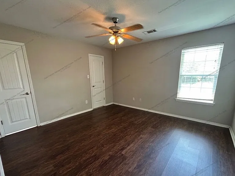 304 Bordeaux Cir — Photo 7