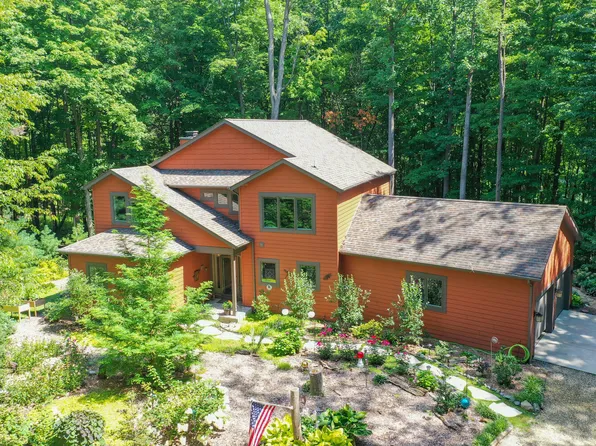 46 Camp Madron Rd #46, Buchanan, MI 49107