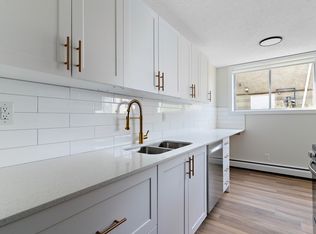 Parklane Manor, Edmonton, AB T5H 3J9