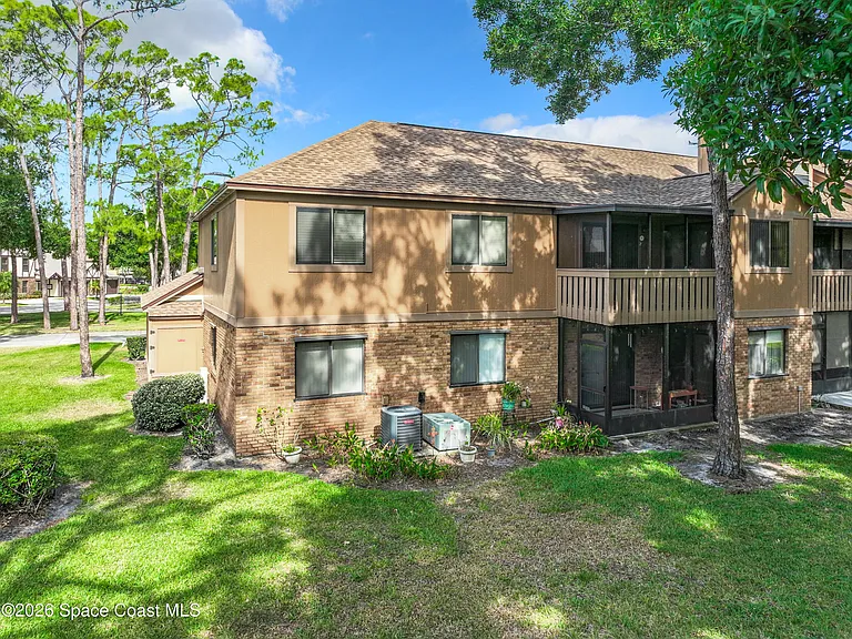 605 Saint Albans Ct #18H — Photo 22