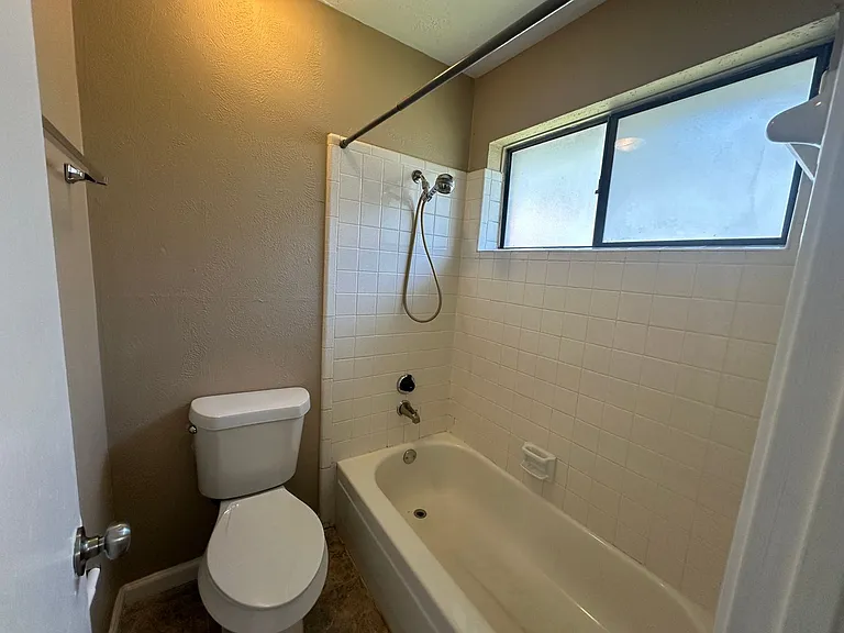 4045 Cavalry Dr — Photo 33