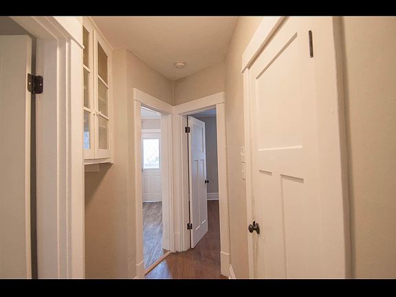 4th image of 3921 Miami St #1