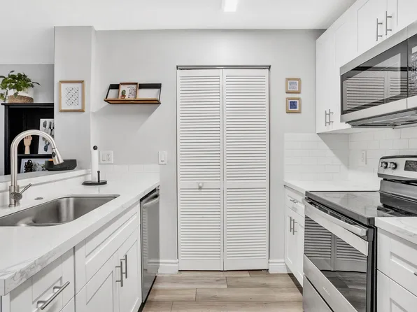 8033 NW 71st Ct #8033, Fort Lauderdale, FL 33321