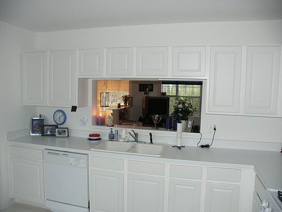 5th image of 947 S Darla Ct