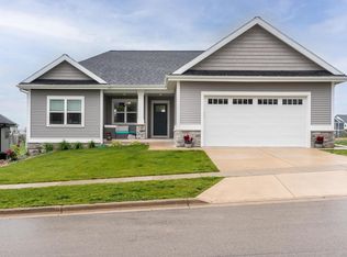 813 Valley Rd, Dane, WI 53529