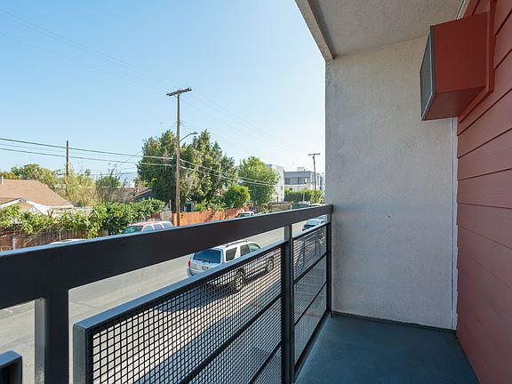4th image of 5161 Riverton Ave APT 211