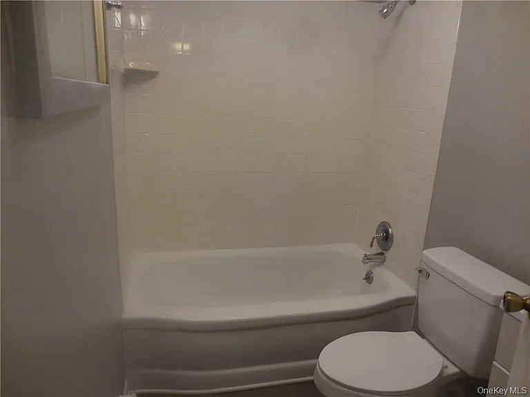 41 Willow Ave — Photo 13