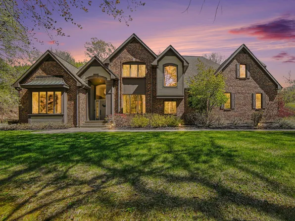 19168 Hoffmaster Dr, Spring Lake, MI 49456