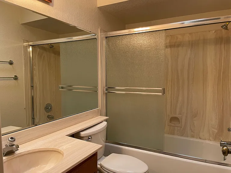 716 N Hayden Dr — Photo 9