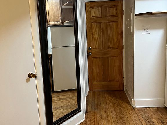 4th image of 24 South Ave #3