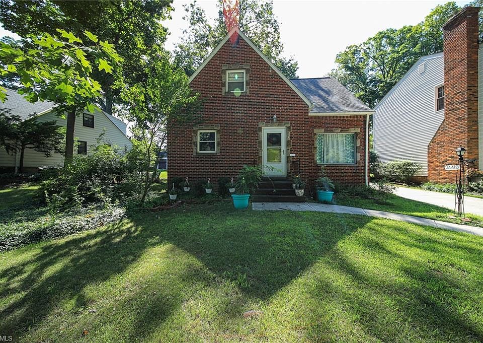 1st image of 24410 Oakhill Dr