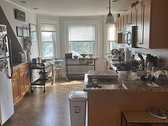 3rd image of 290 Adams St APT 5