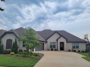 3100 Hazelnut Ave, Bentonville, AR 72713