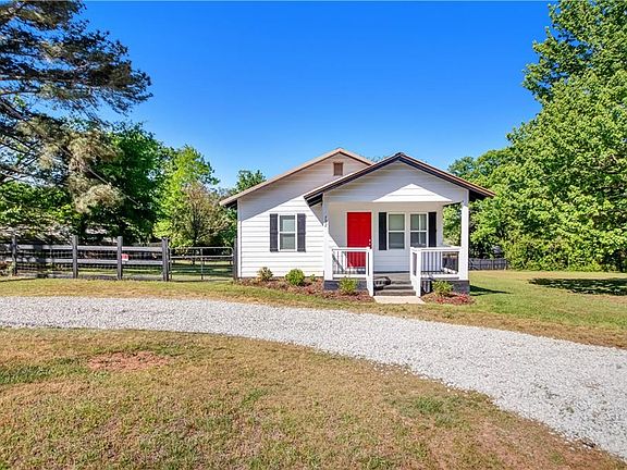 3rd image of 792 Wheeler Cir