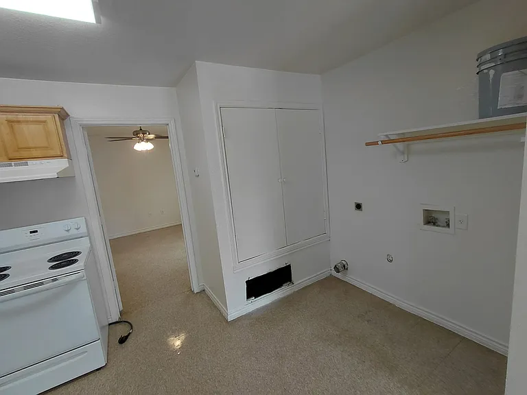 727 E Avenue D #A — Photo 4