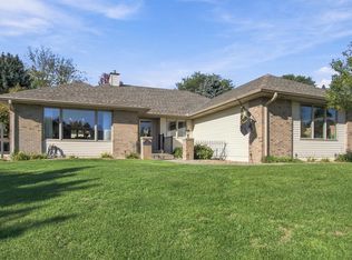 10 Red Fox Ln, Kearney, NE 68845