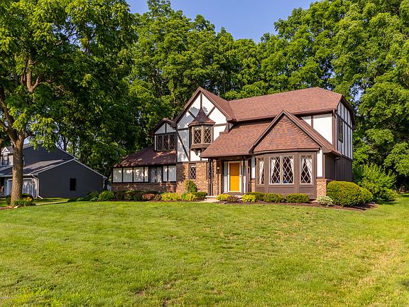 3rd image of 12802 Oneida Woods Trl