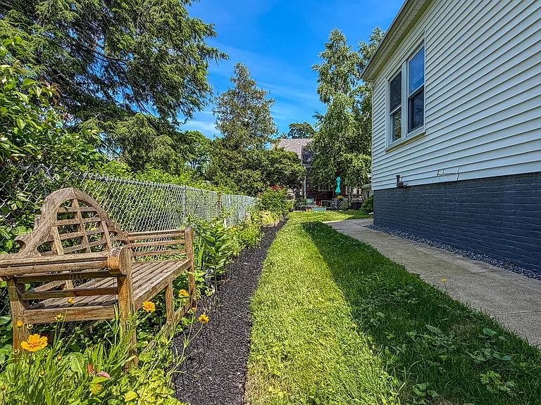 169 Glenwood Ave #2 — Photo 9