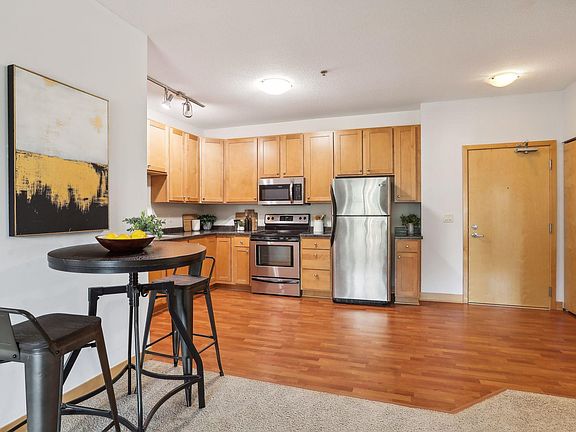 2nd image of 2900 University Ave SE APT 306