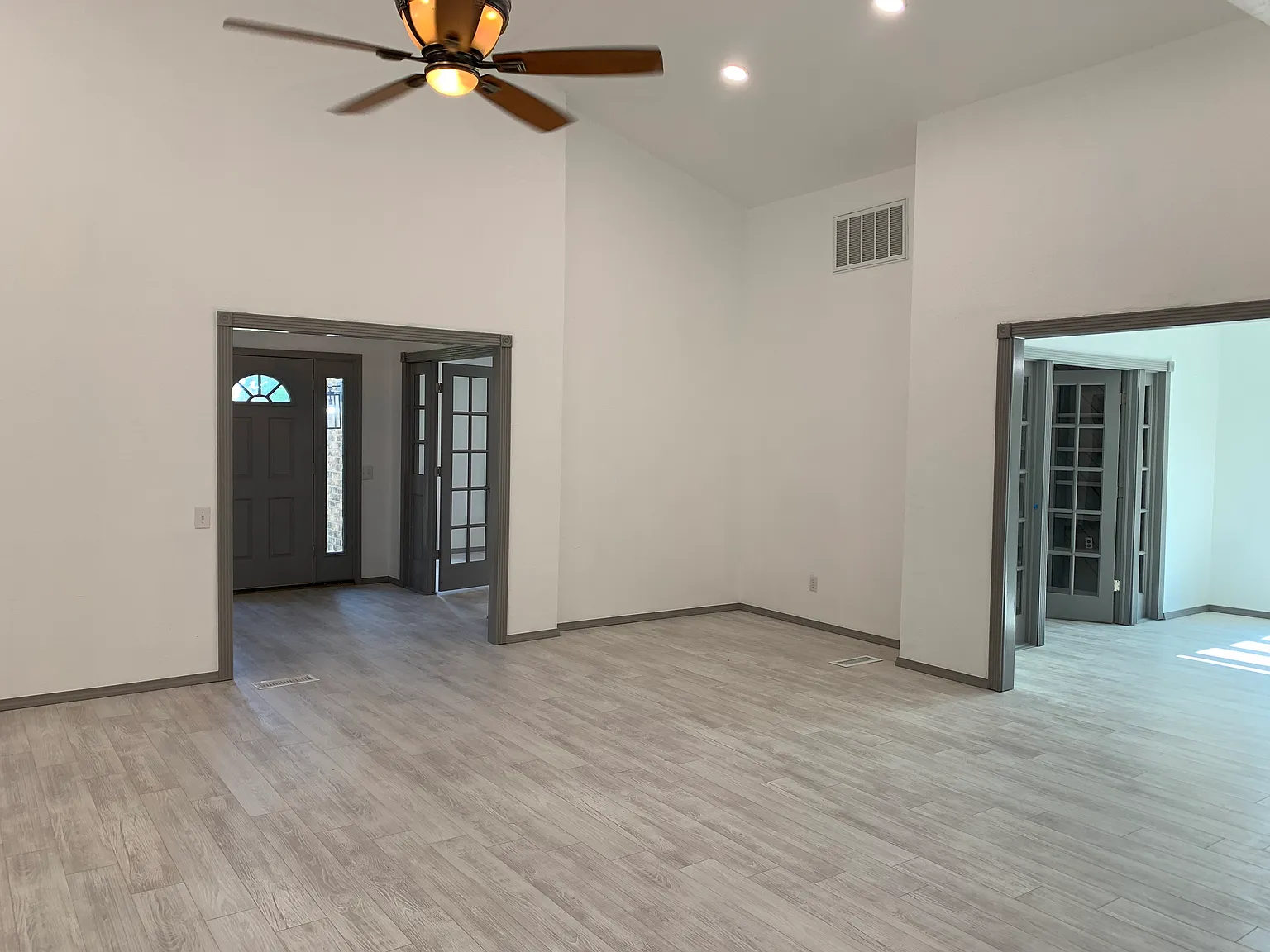 4 bed, 2443 sqft, $2,200 — Photo 3