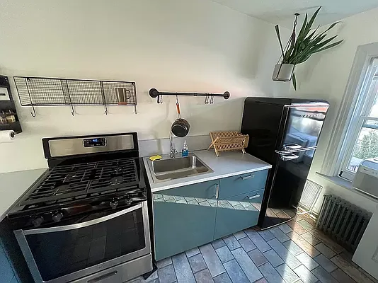 Rented by Outlive | media 12