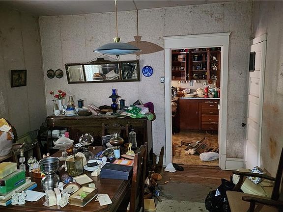 5th image of 2214 Denver Ave