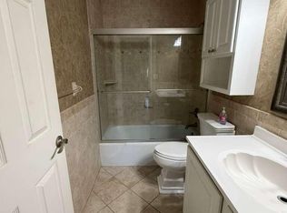 2050 Oleander Blvd APT 2-202, Fort Pierce, FL 34950