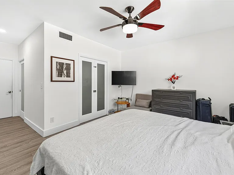8956 Collins Ave #4 — Photo 30