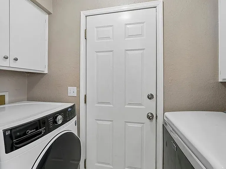 3108 Gwendolyn Ln — Photo 4