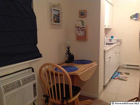 3rd image of 35 Carteret Ave Unit A-2