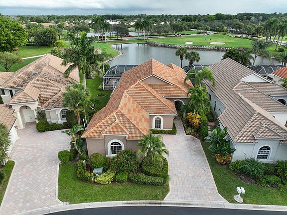 5th image of 10806 Greenbriar Villa Drive