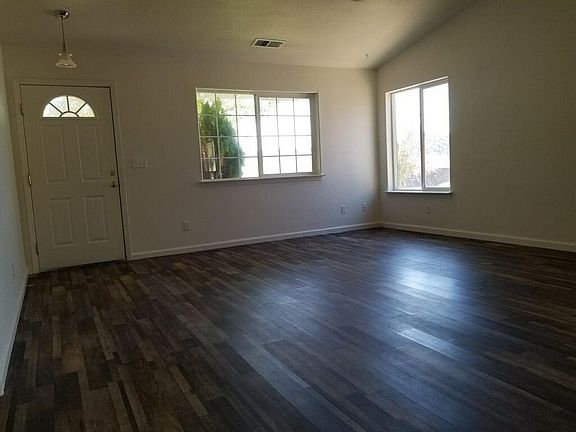 3rd image of 955 Shadow Mountain Dr